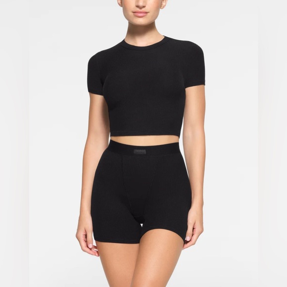 Skims Soft Lounge Cropped Tshirt- Size M - Picture 2 of 7